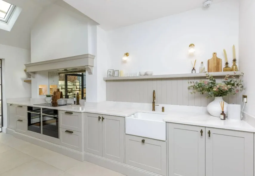 Aldana kitchen in Light Grey